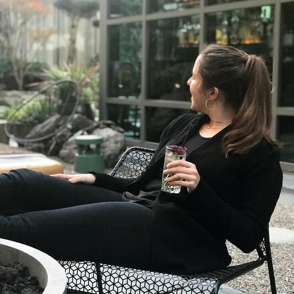 Meet your Posher, Alexis - Picture 1 of 1